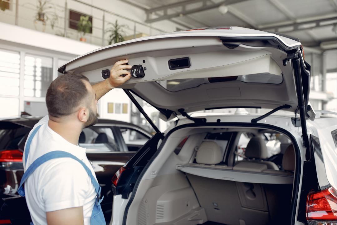 A large car structural sunroof frame made from the ultimate strength of LFT-G PA6-HLGF50 A large car structural sunroof frame made from the ultimate strength of LFT-G PA6-HLGF50